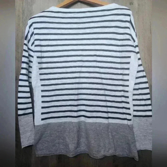 Vince Women's Lightweight Striped Knit Long Sleeve Shirt XS - Picture 6 of 9